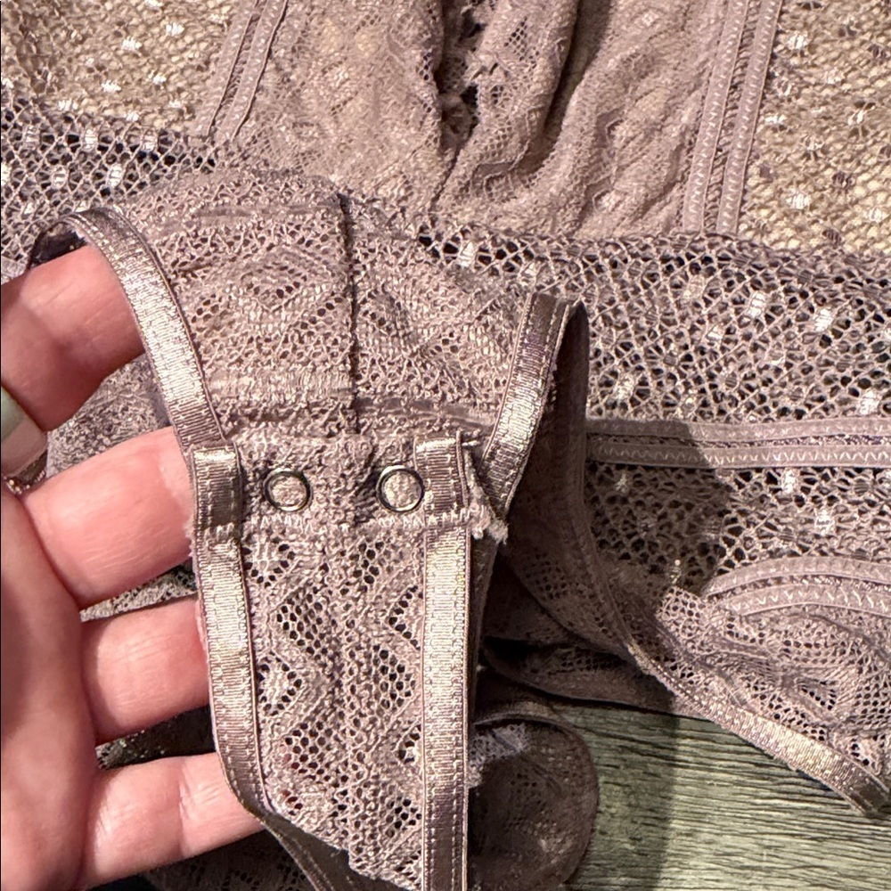 Lace Bodysuit in Dusty Pink - Picture 2 of 6